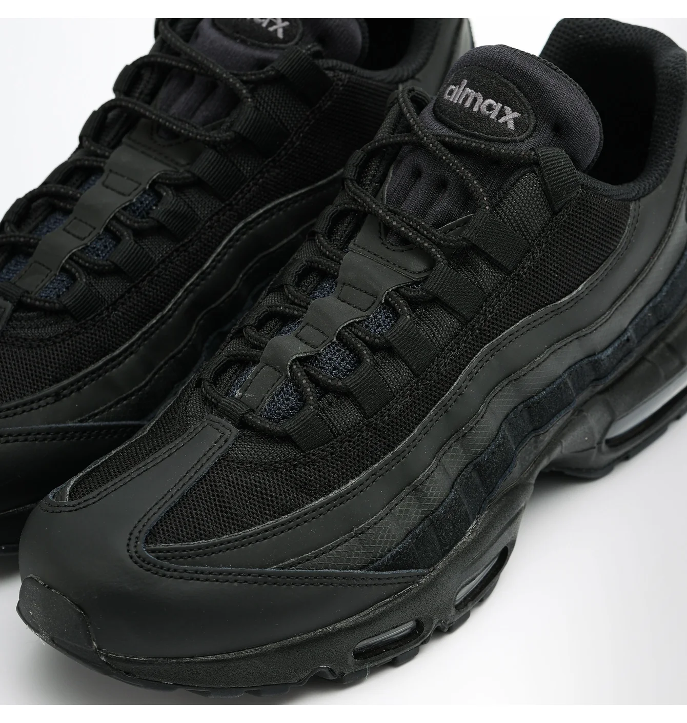 NIKE AIR MAX 95 ESSENTIAL TRIPLE BLACK - Зображення 5
